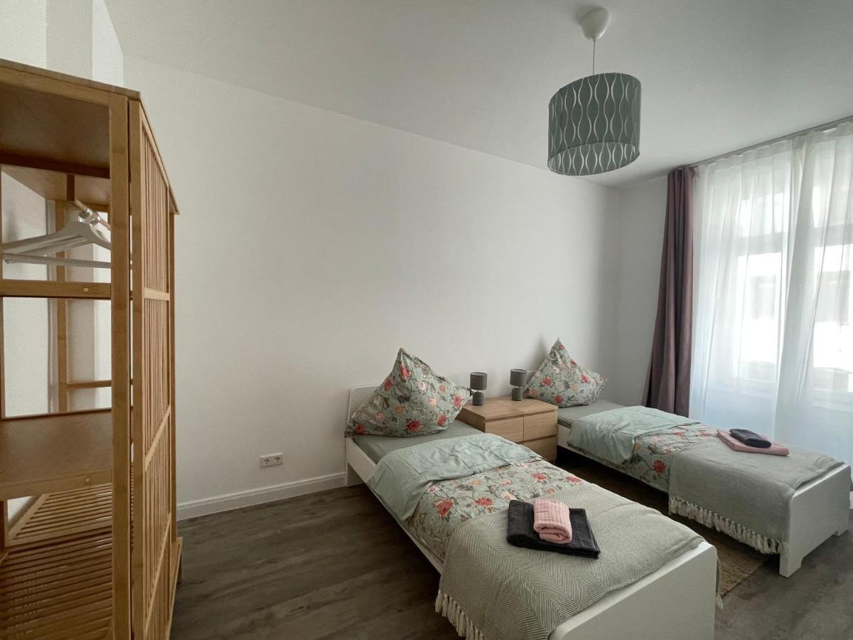 Boutique Hotel Pension Luisengruen Kueche 1Gbs Wlan Netflix Disney Magentatv Кемниц Екстериор снимка