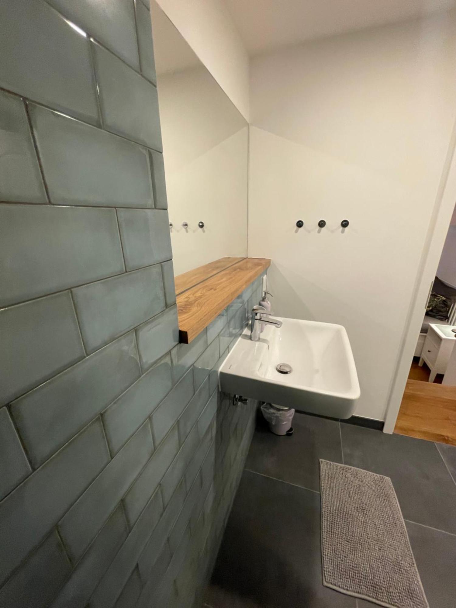 Boutique Hotel Pension Luisengruen Kueche 1Gbs Wlan Netflix Disney Magentatv Кемниц Екстериор снимка