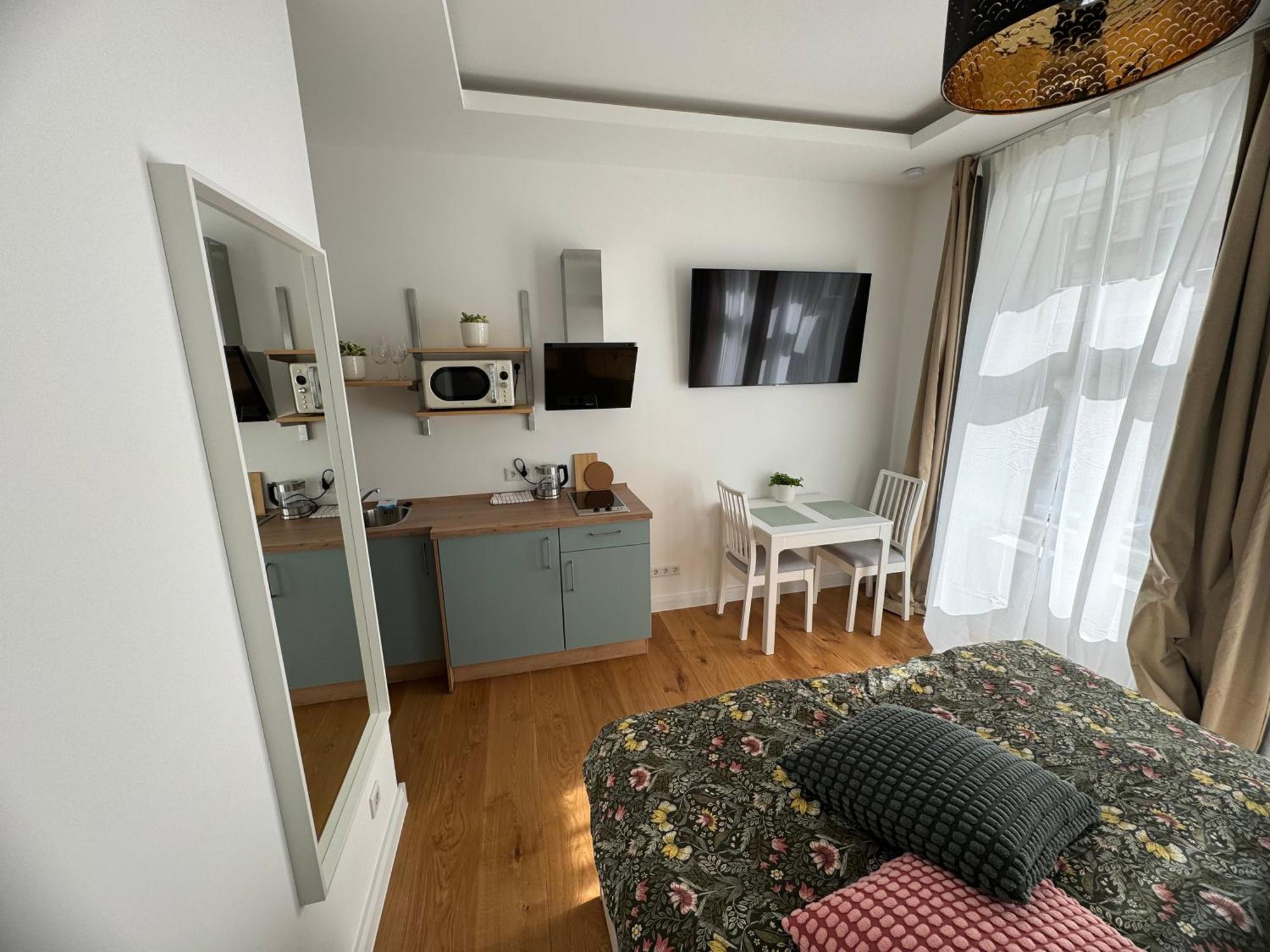Boutique Hotel Pension Luisengruen Kueche 1Gbs Wlan Netflix Disney Magentatv Кемниц Екстериор снимка