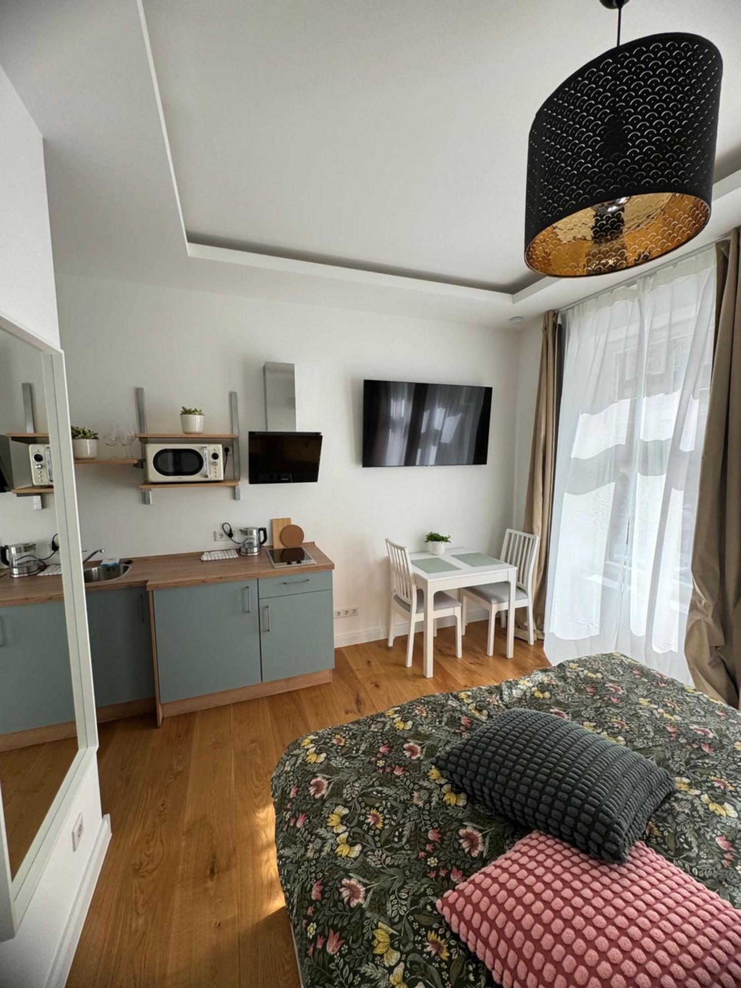 Boutique Hotel Pension Luisengruen Kueche 1Gbs Wlan Netflix Disney Magentatv Кемниц Екстериор снимка